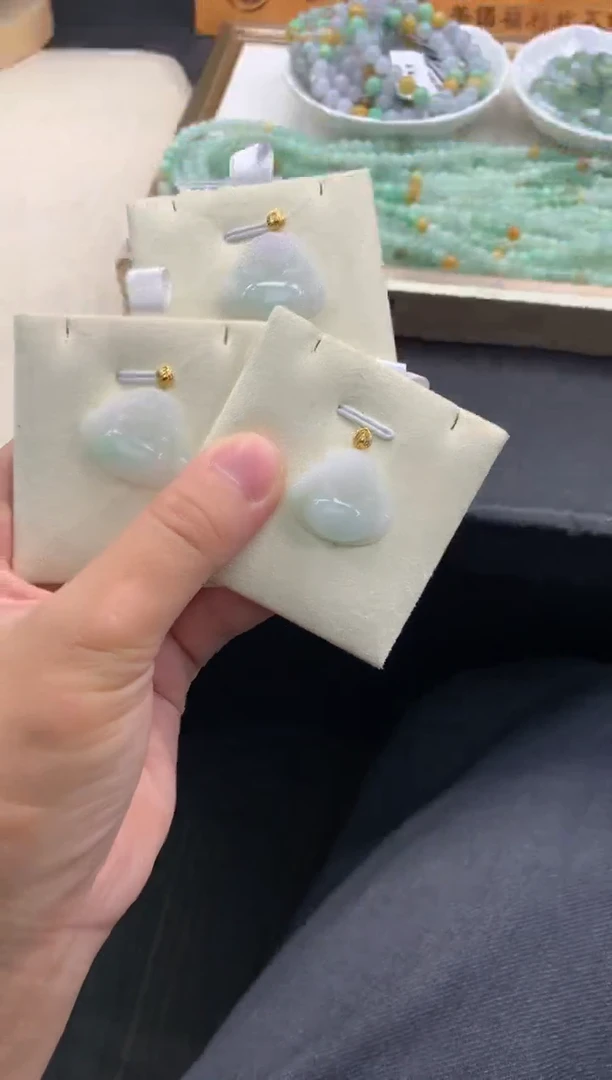 颈饰18K金镶嵌翡翠FA199 翡翠佛公 多样性发其一配皮绳