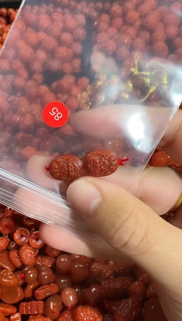 颈饰未镶嵌南红玛瑙1