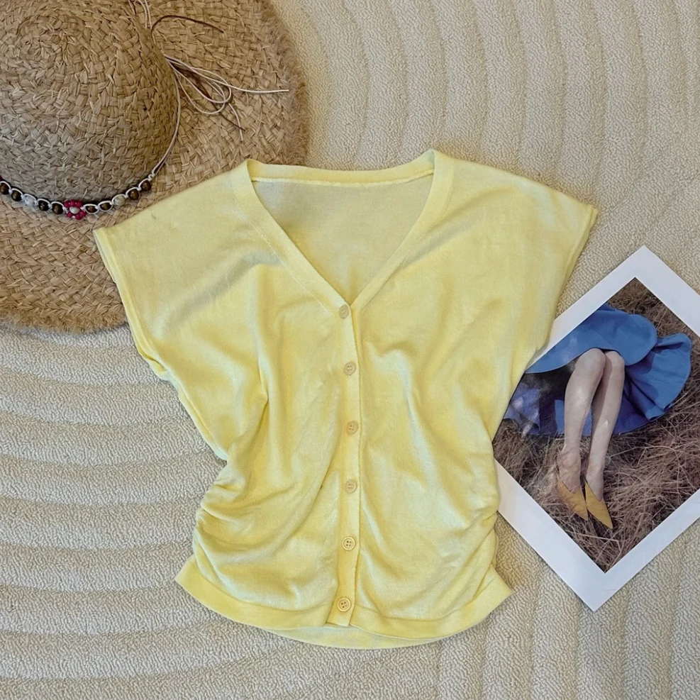 设计感V领针织背心短款女2025夏季新款时尚百搭修身显瘦通勤上衣