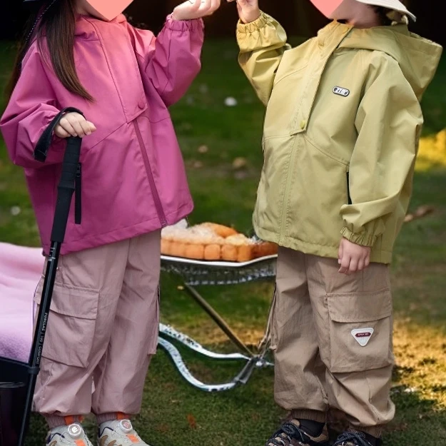 女童冲锋衣外套春秋款2025新款宝宝秋装防风秋季风衣男童连帽上衣