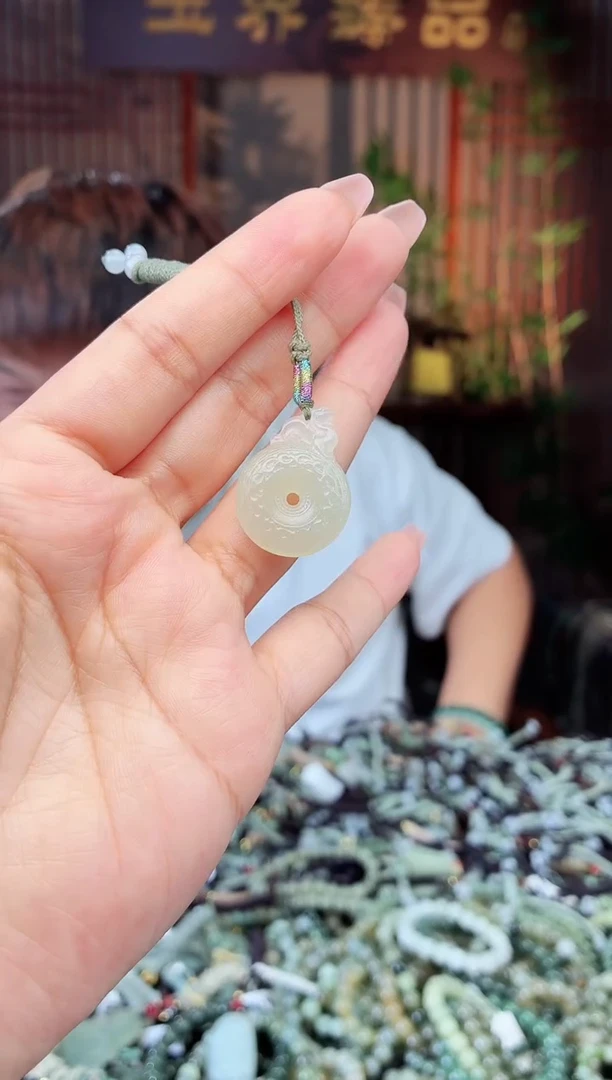 和田玉未镶嵌颈饰拍一发一