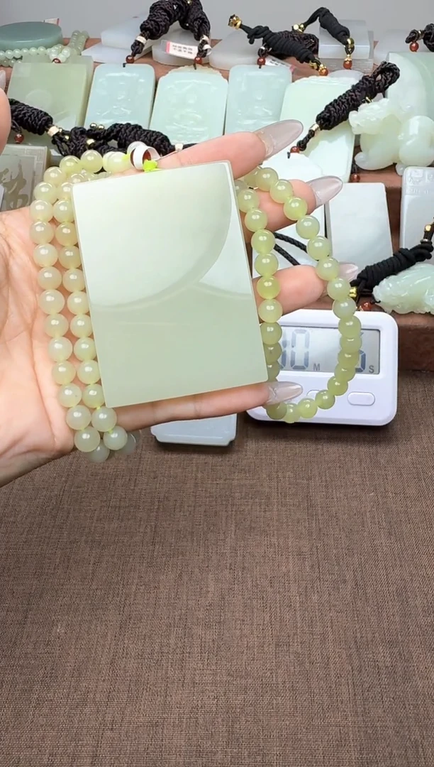 颈饰未镶嵌和田玉1