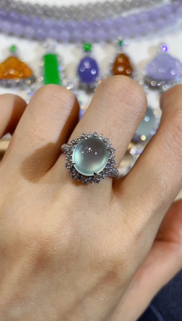 颈饰18K金镶嵌翡翠团购1