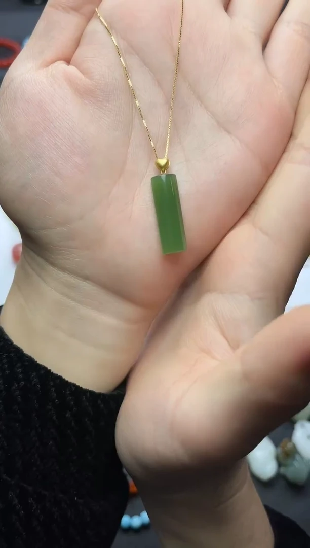 颈饰18K金镶嵌和田玉无事牌06