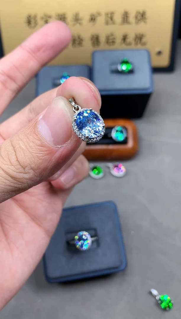 银S925镶嵌颈饰海蓝宝石2222