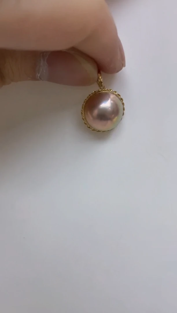 18K金镶嵌拼合珍珠（马贝珠）颈饰