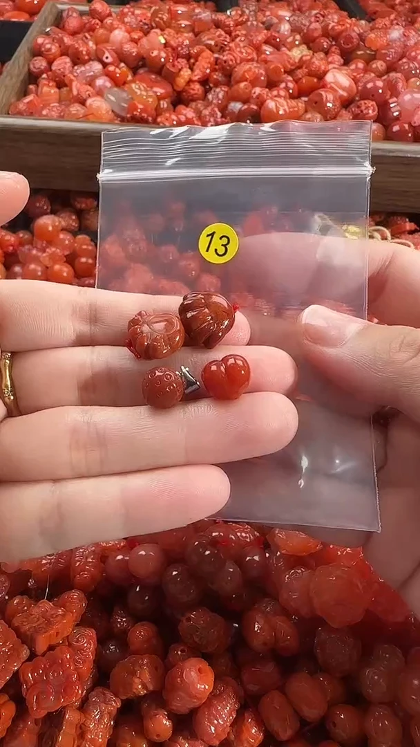 颈饰未镶嵌南红玛瑙1