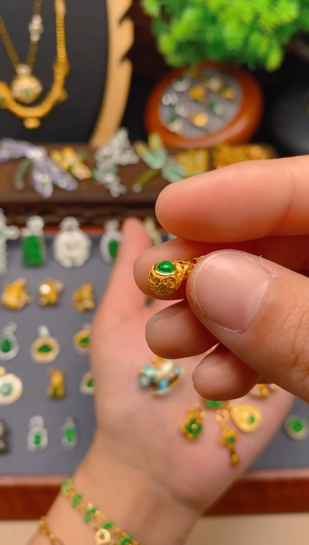 【闪购商品】翡翠吊坠(不含链)银S925镶嵌花丝葫芦