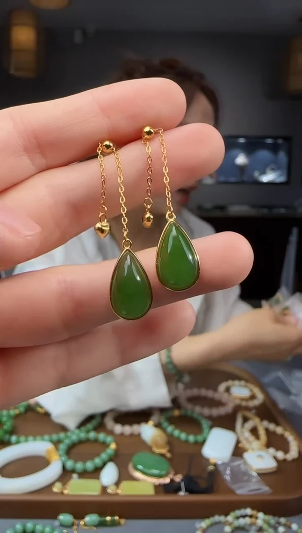 和田玉银S925镶嵌耳饰1