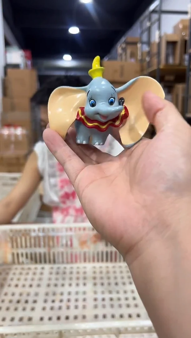 瓷片树脂小飞象摆件