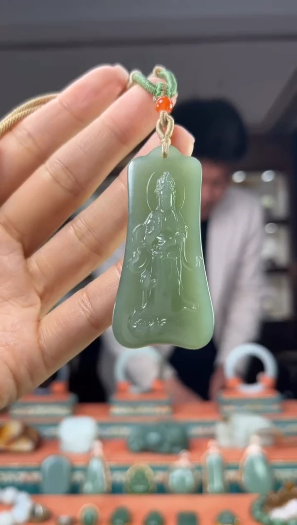 颈饰未镶嵌和田玉佩佩