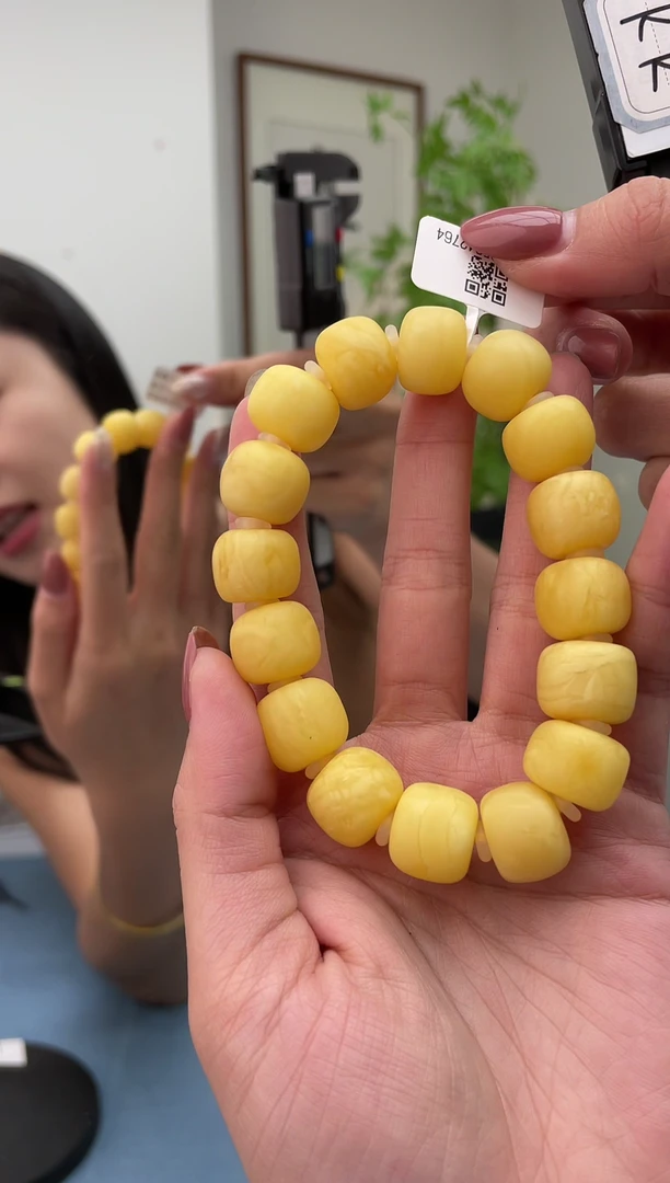 未镶嵌蜜蜡珠宝奇石028，假一罚十多样性发其一