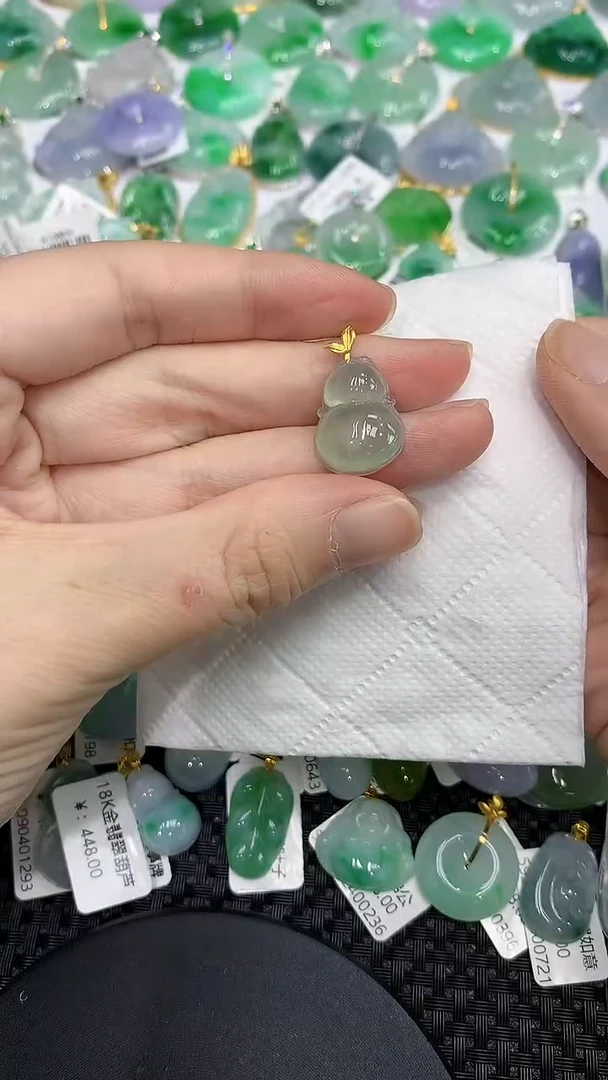 颈饰18K金镶嵌翡翠1111111111111