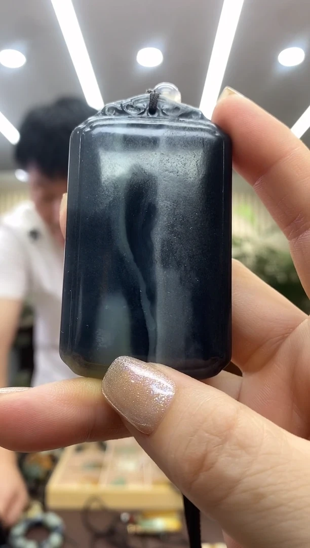 和田玉未镶嵌颈饰吊坠