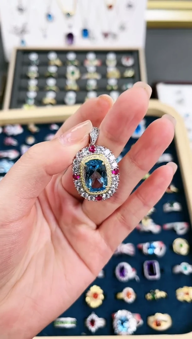 【闪购商品】托帕石颈饰银S925镶嵌i770