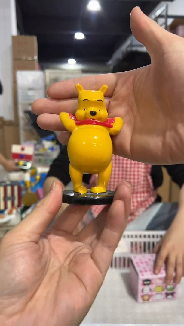 【闪购商品】杯树脂维尼露肚皮摆件