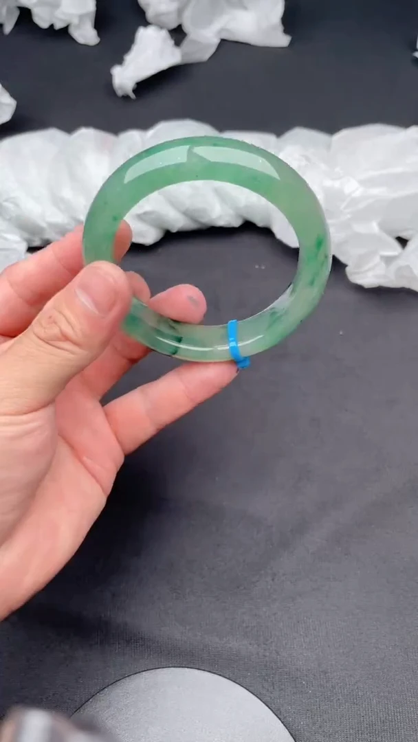 石英质玉（非洲翠）手镯未镶嵌非洲翠拍一发一180