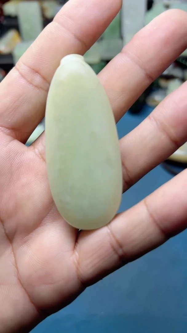 未镶嵌和田玉挂件-