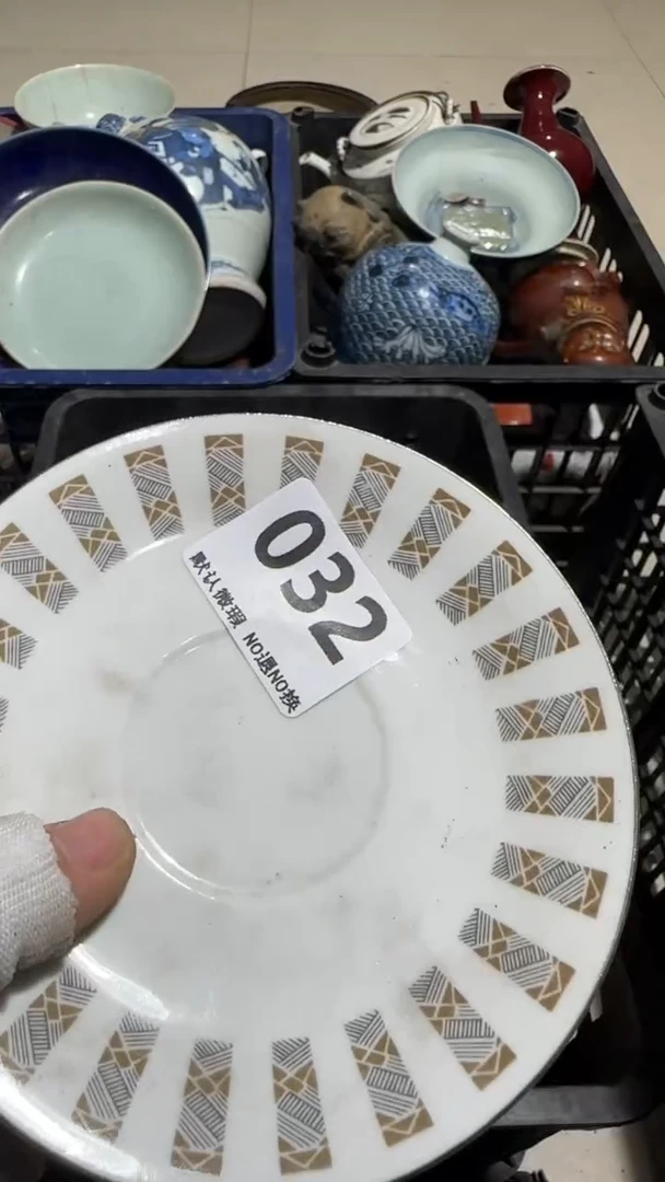 瓷片胜****?亿容工艺品032