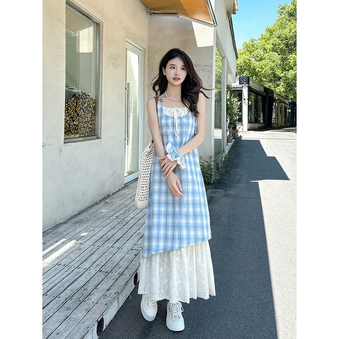 安格妮蓝色格纹拼接蕾丝吊带裙2025夏季新款清新宽松显瘦长款裙子