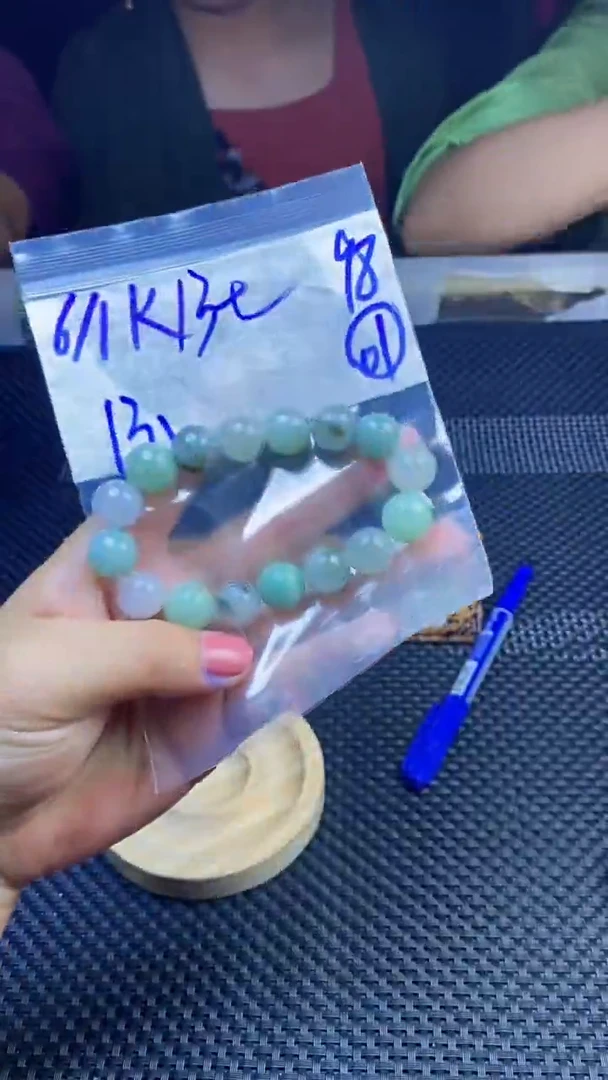 定制翡翠未镶嵌天然缅甸A货翡翠，多样性发货只发其一