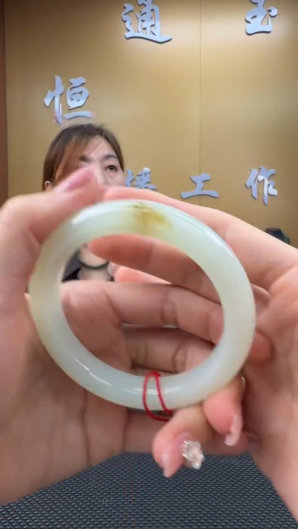 颈饰未镶嵌和田玉手镯59+