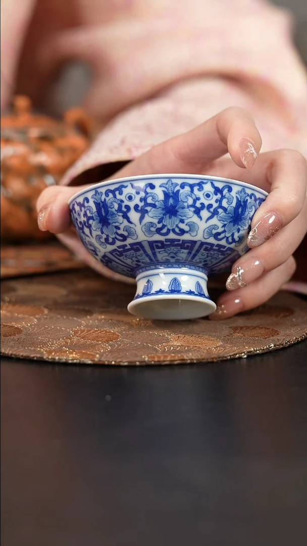 【闪购商品】杯看山柴窑青花如意