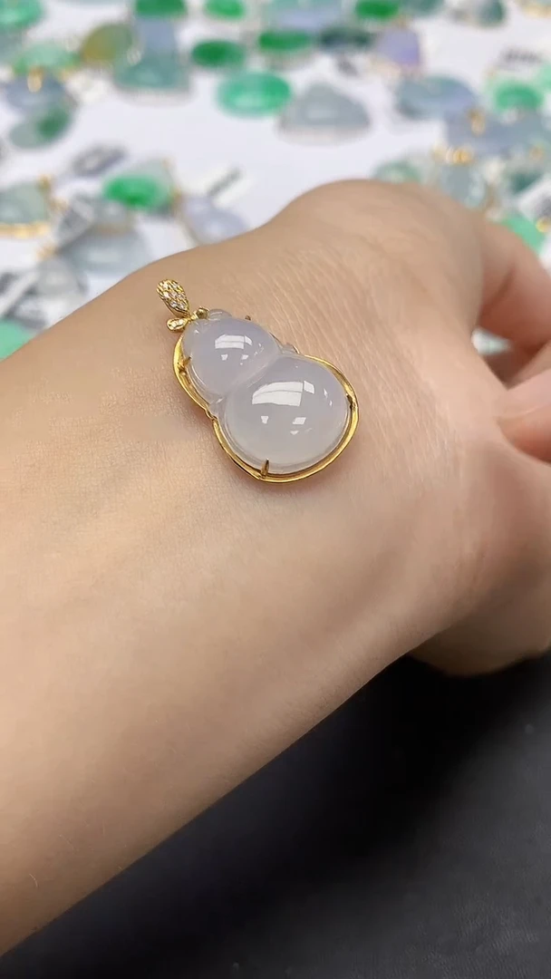 翡翠18K金镶嵌颈饰天然缅甸a货翡翠