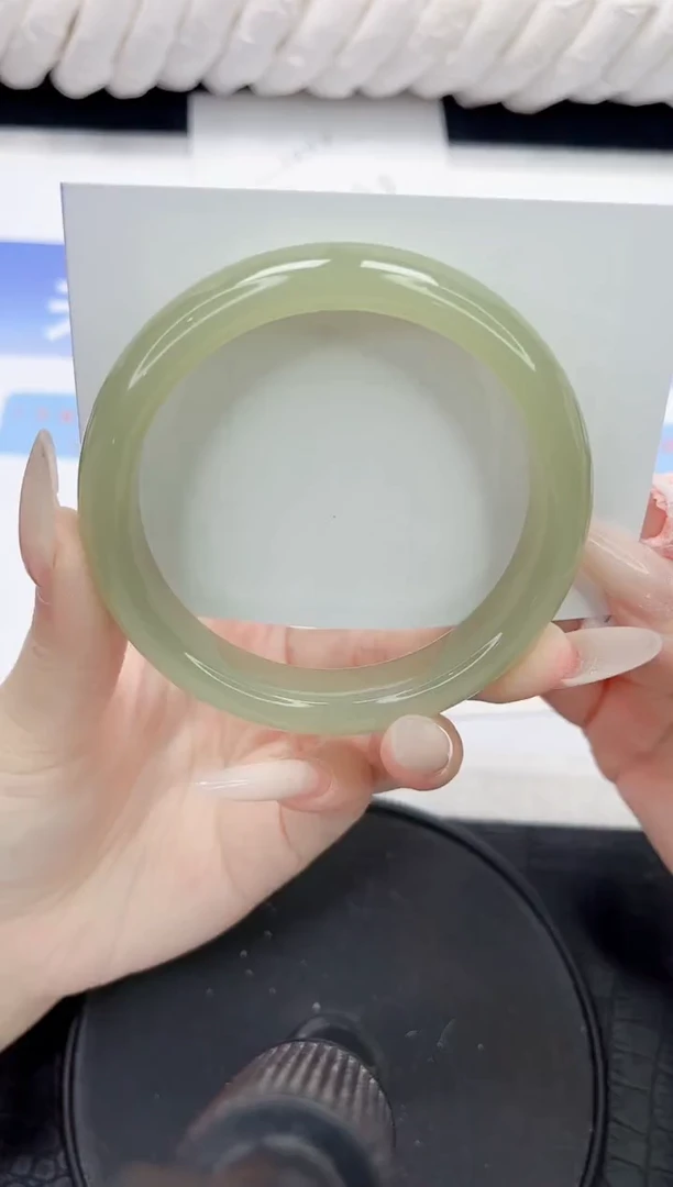 未镶嵌手镯石英质玉79-58