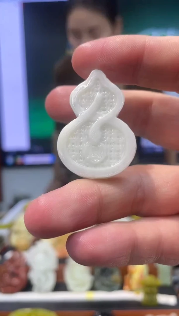 【闪购商品】岫玉吊坠未镶嵌·多样性发货*拍一发一