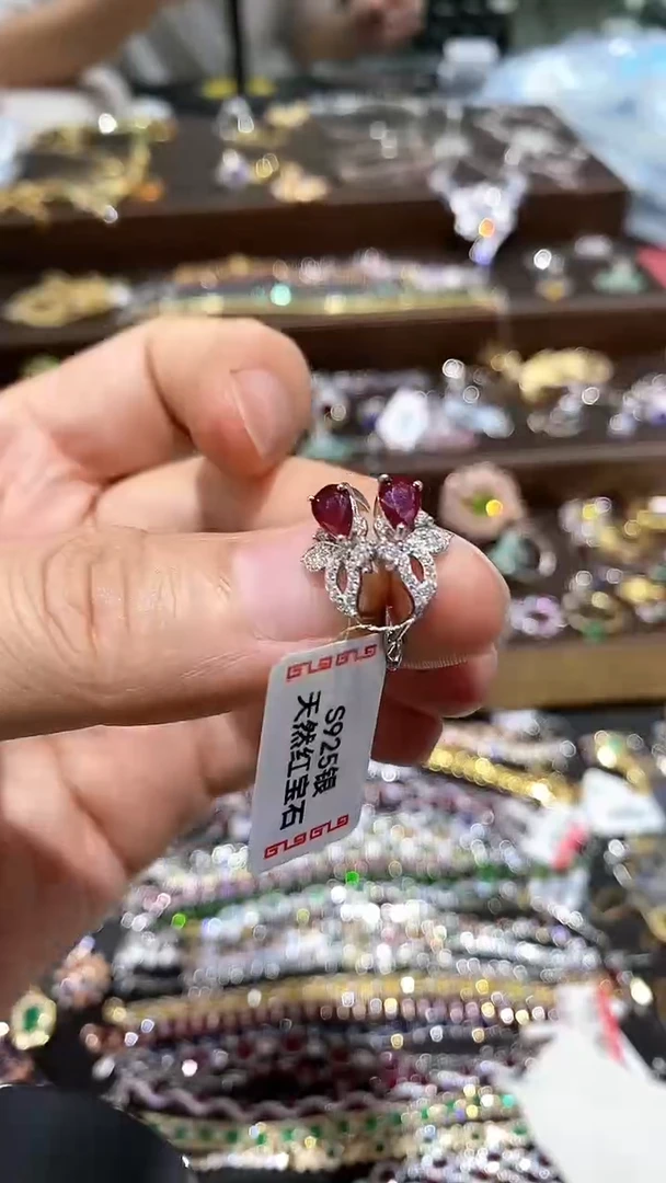【闪购商品】红宝石耳饰银S925镶嵌耳钉