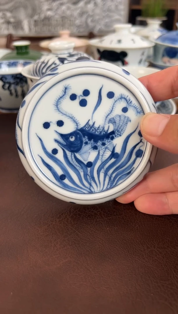 翱**际照夜白青花炉式鱼藻盖置