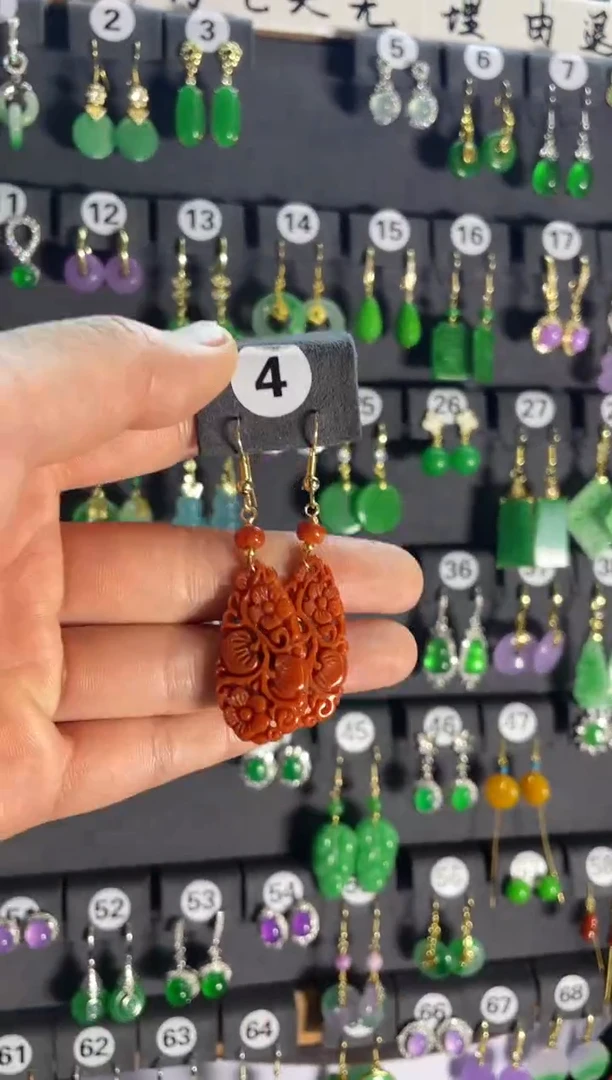 【闪购商品】翡翠颈饰银S925镶嵌4....