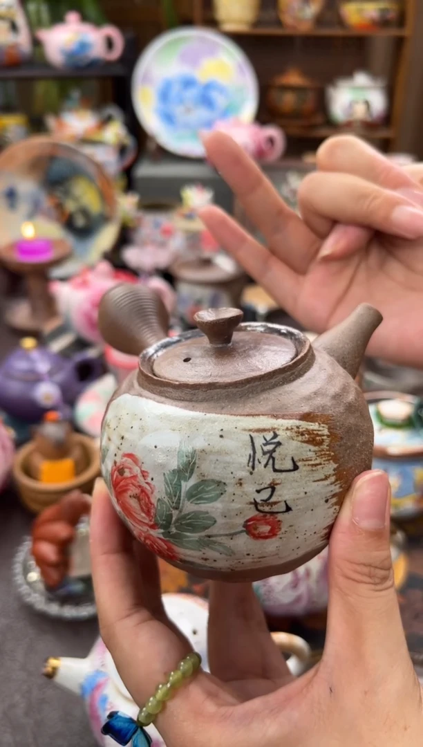 虎井窑老陶泥手绘玫瑰侧把壶