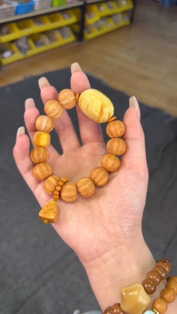 【闪购商品】石英质玉（黄龙玉）手链未镶嵌  猴头京八棱黄龙玉