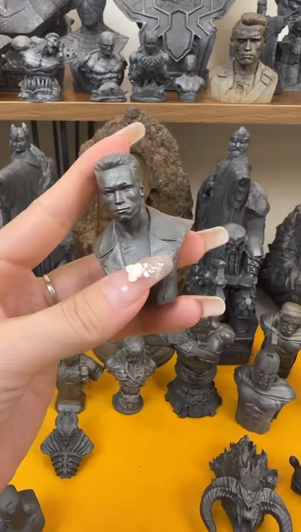 实心铁艺---- 铸铁黑  小号施瓦辛格