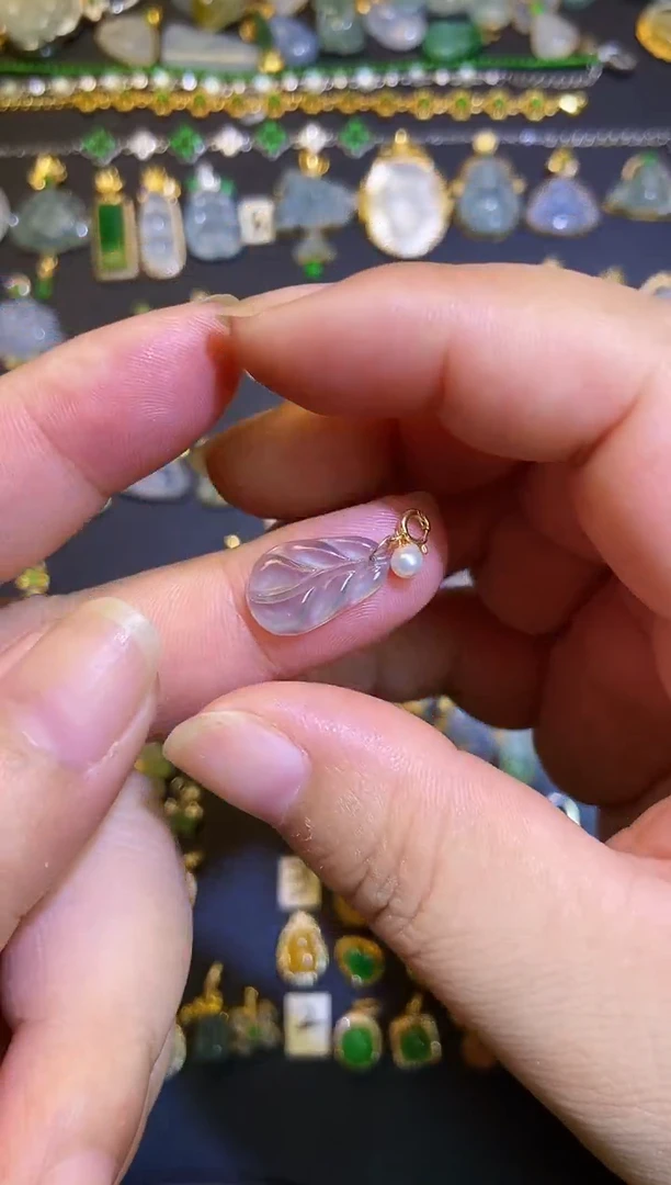 翡翠18K金镶嵌吊坠(不含链)1