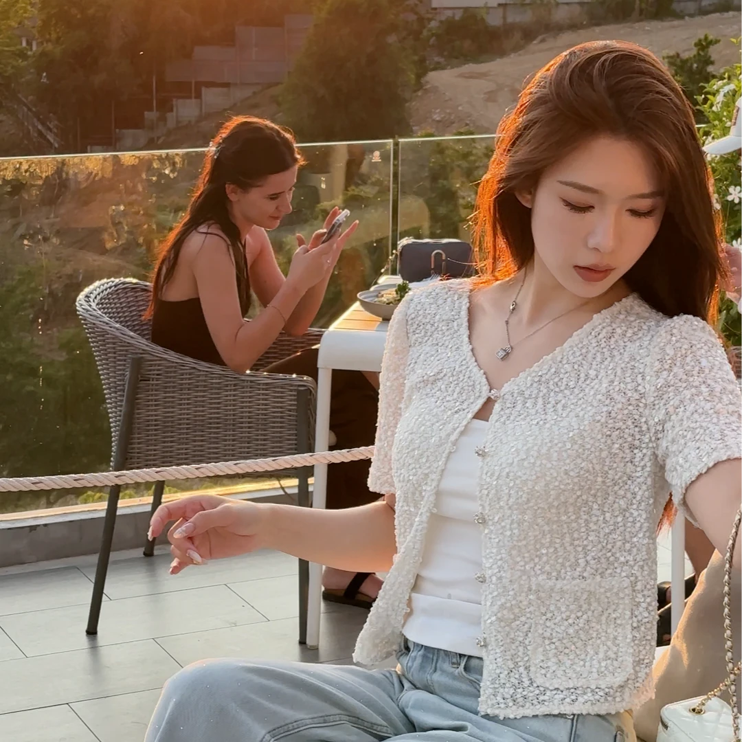 Yue【像素雪崩】夏季小众重工亮片短袖气质小香上衣YY5GWI07