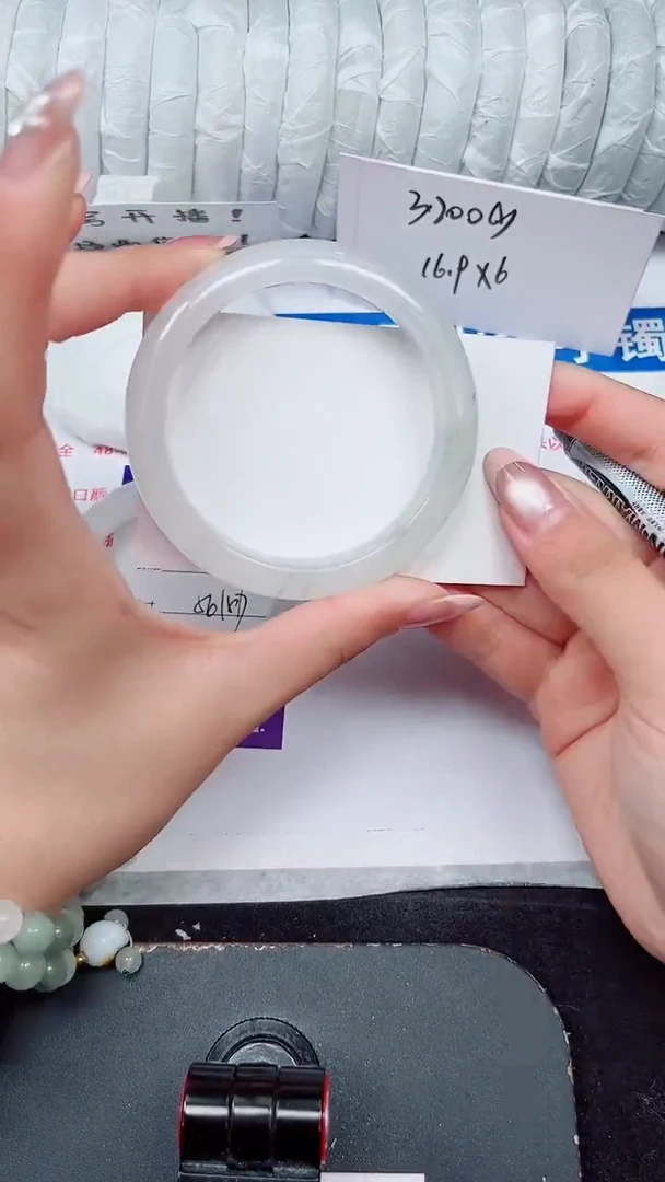 未镶嵌手镯石英质玉151-56/57