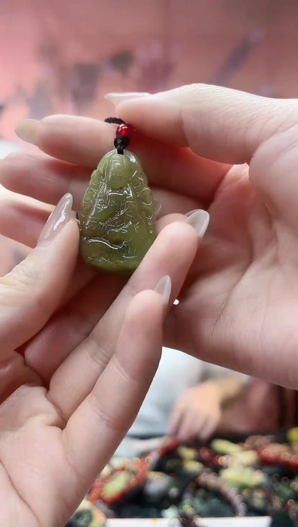 未镶嵌岫玉吊坠·