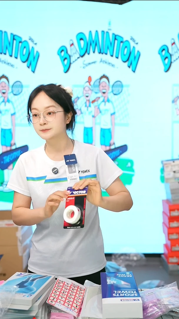 3号衣服清仓不退不换！白色手胶