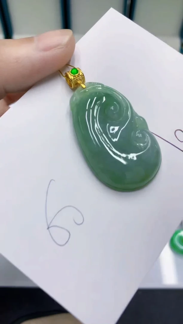 颈饰未镶嵌翡翠翡翠