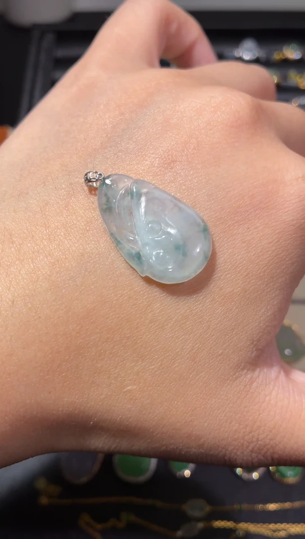 翡翠18K金镶嵌颈饰天然翡翠A货