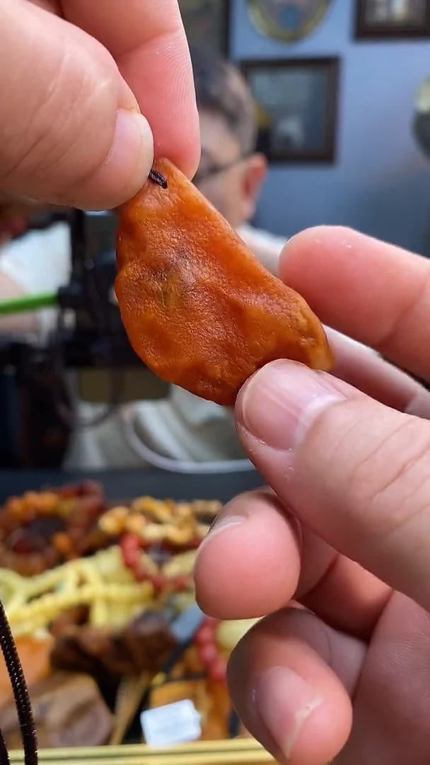 琥珀颈饰未镶嵌吊坠