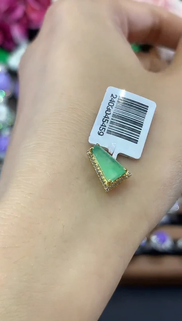 吊坠(不含链)18K金镶嵌翡翠B10