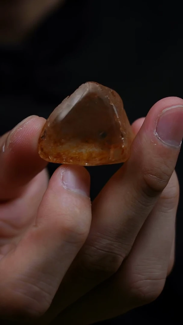 吊坠(赠链)未镶嵌水晶像***人水晶
