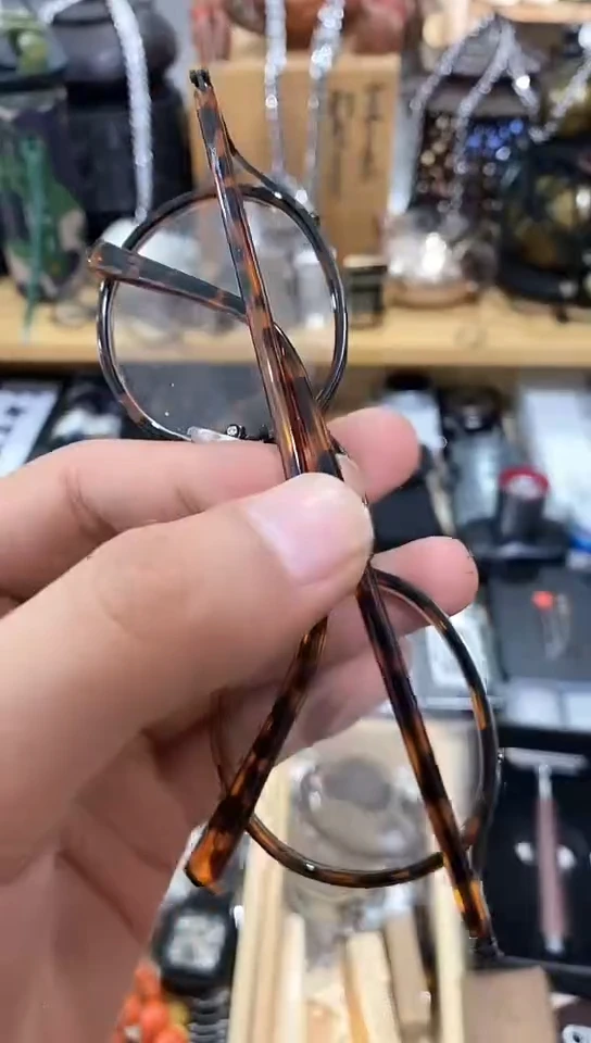 瓷片闪购商品  如图所示