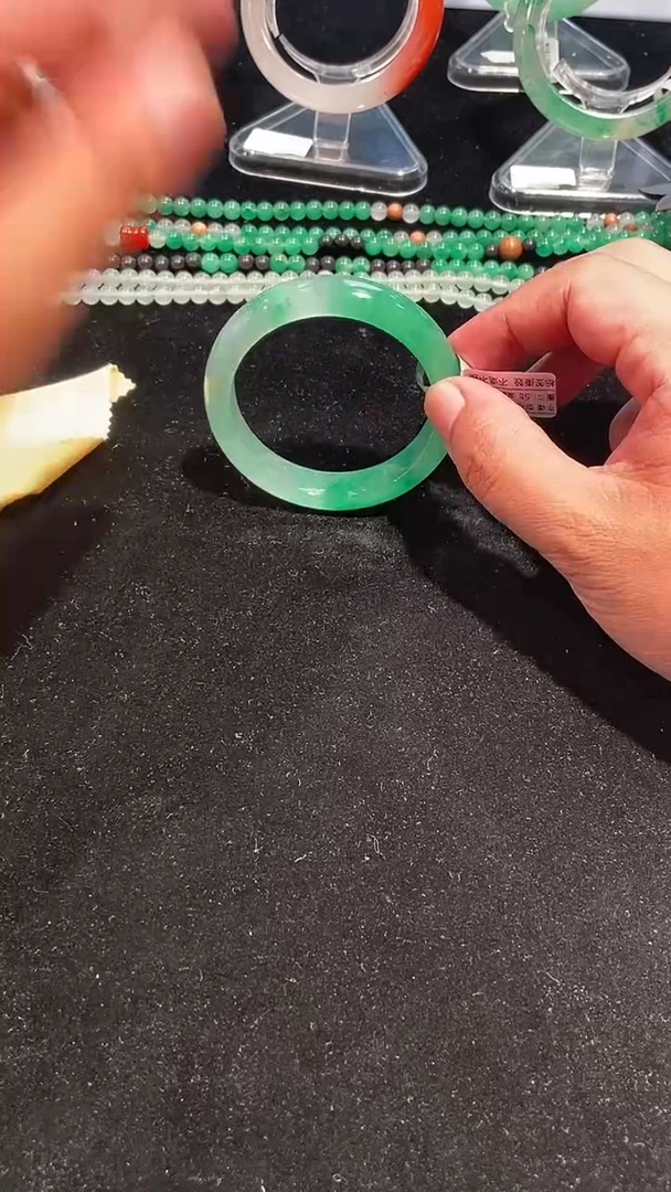 石英质玉手镯未镶嵌手镯24