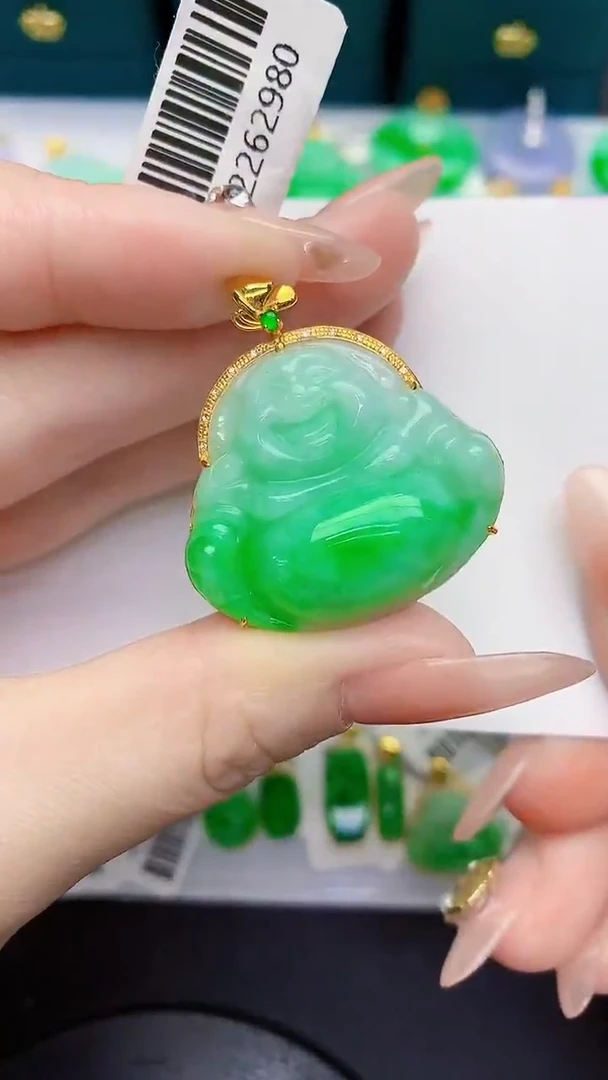 颈饰18K金镶嵌翡翠缅甸天然翡翠A货