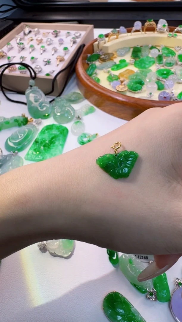 翡翠18K金镶嵌吊坠(不含链)缅甸 A货翡翠